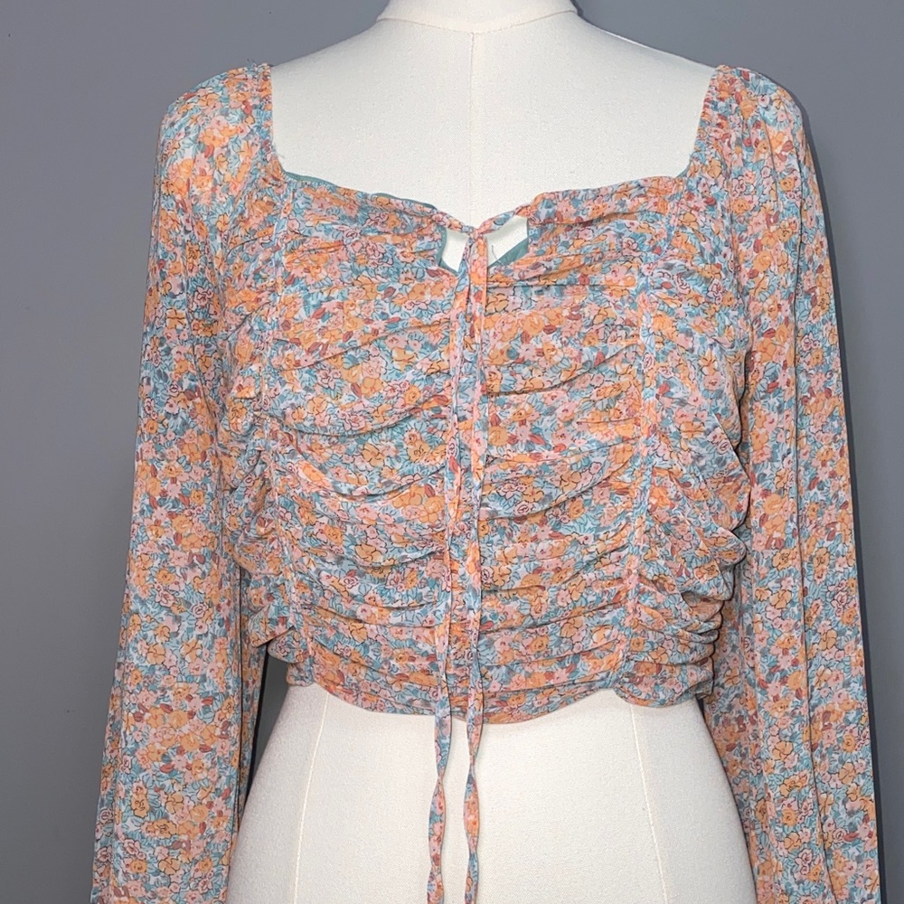 Lyn Burcher Ruche Front Floral Long-Sleeve Crop Top - Peach & Light Blue Size M